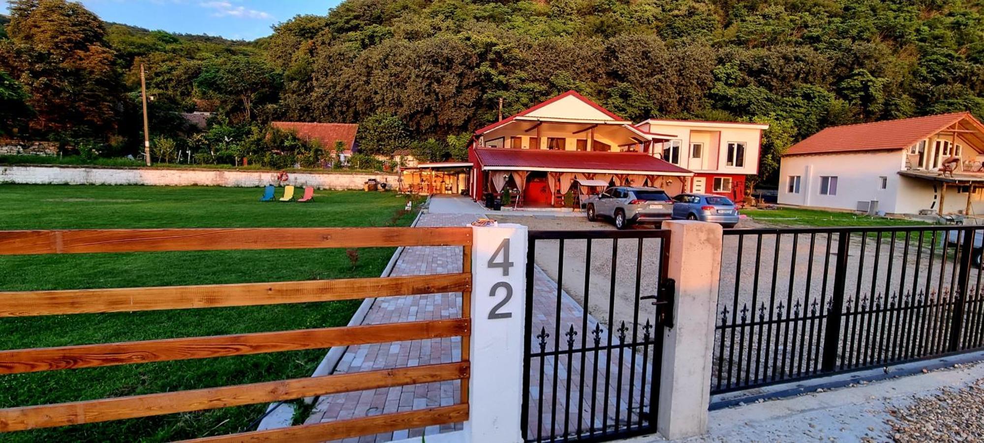 Vila Legrand Bazias Екстер'єр фото
